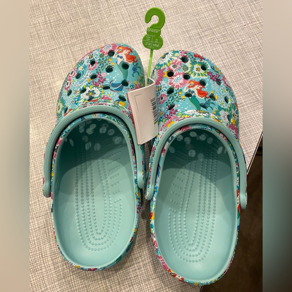 Women’s Vera Bradley Little Mermaid Crocs NWT